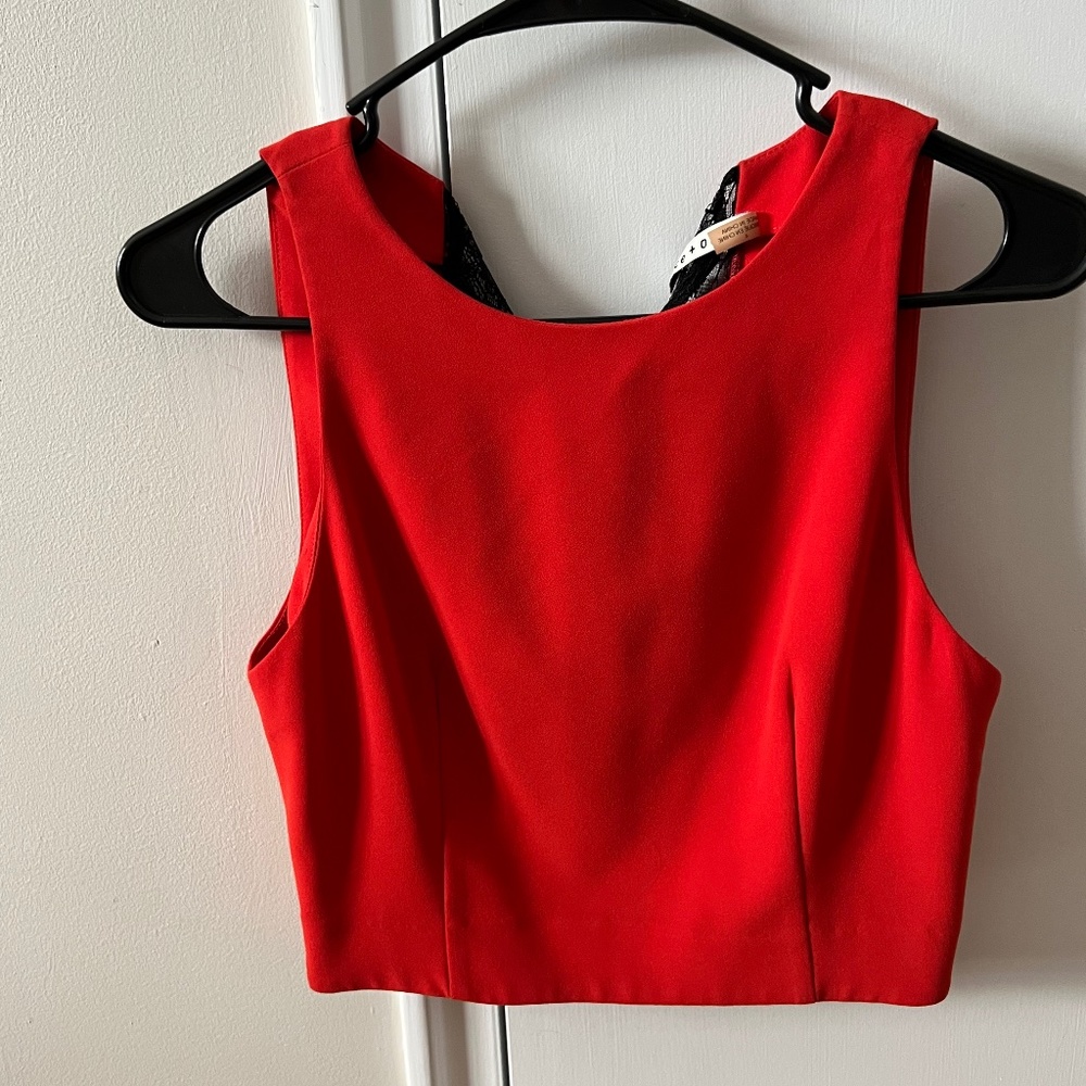 Alice and Olivia Crop Top in Red with Lace Back Size 4